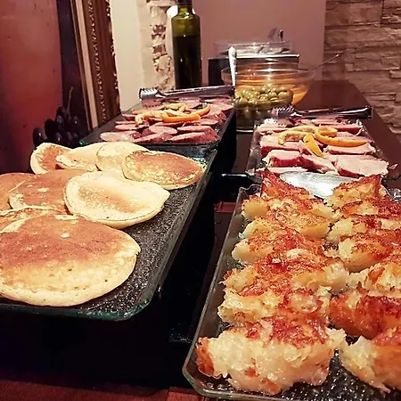 Lakonia Hotel 3*