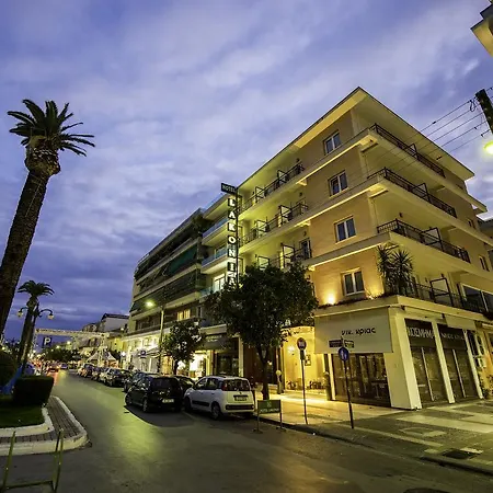 Otel Lakonia